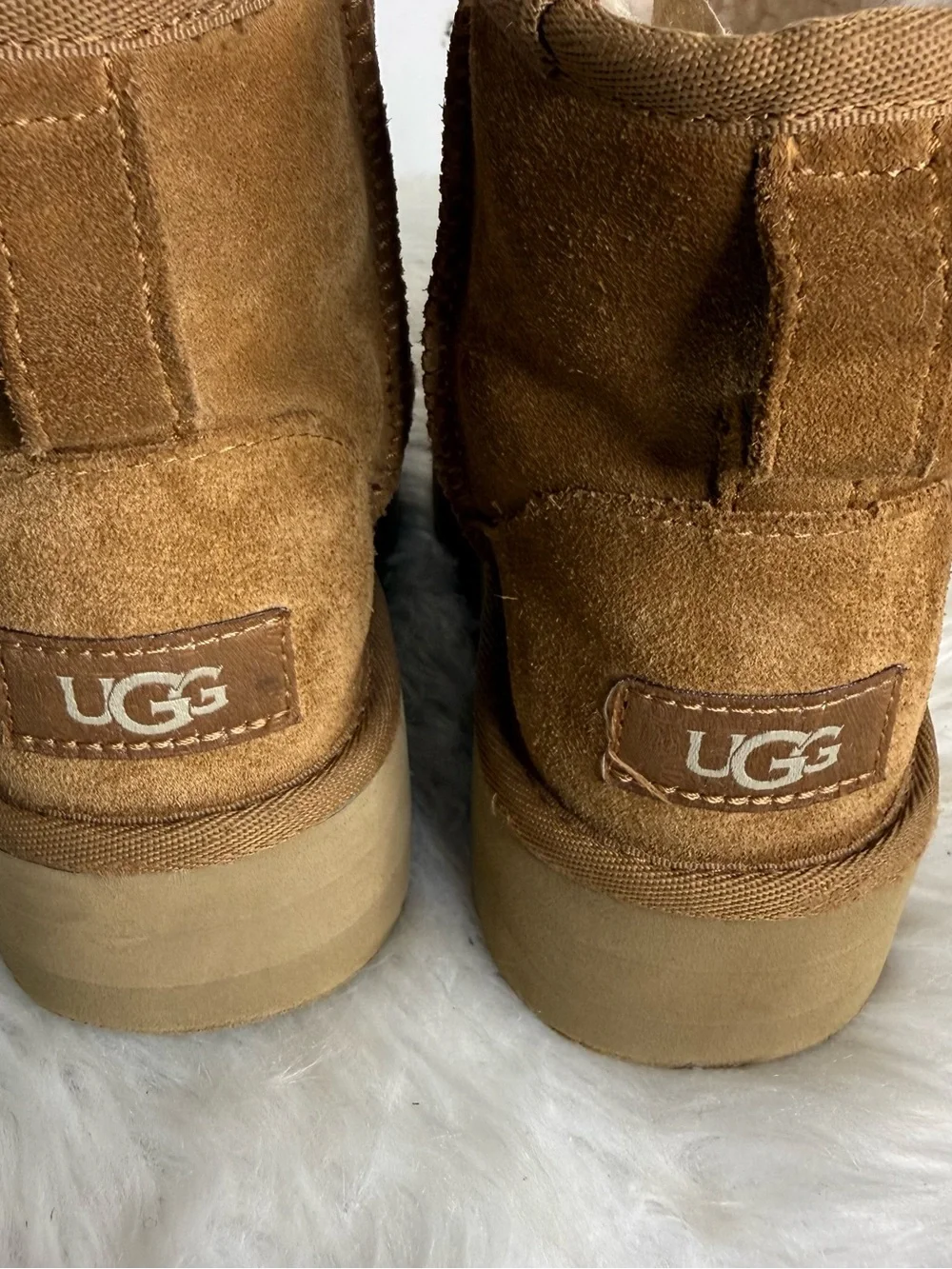 UGG Classic Mini II Chestnut Suede Sheepskin Boots Kids Size 13